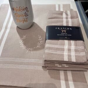 Dining Table runner with 4 placements (free Mug)